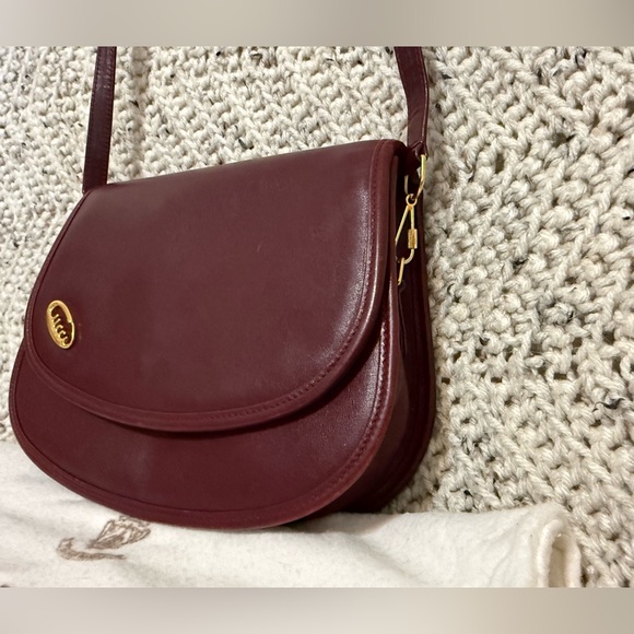 Vintage Gucci Burgundy Crossbody - Picture 4 of 12